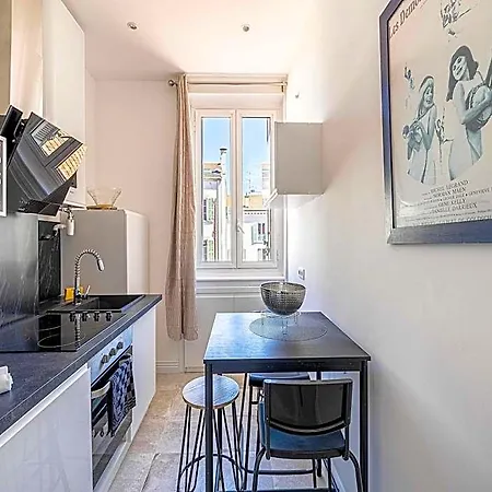 Hotel With Ac - 1bd4p - Heart Of 2*